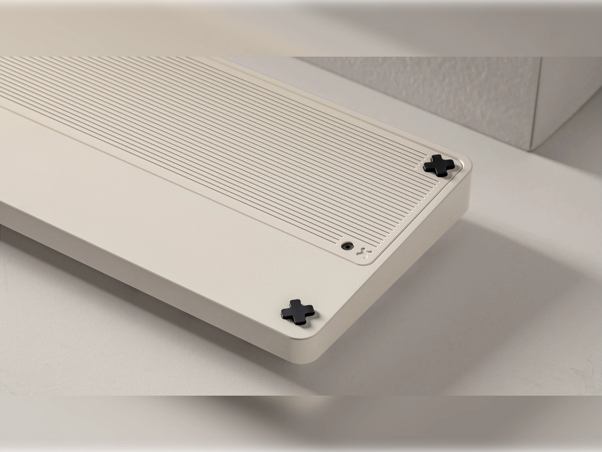 ban phim co iqunix magi65 low profile aluminum ochre white pc 12 1