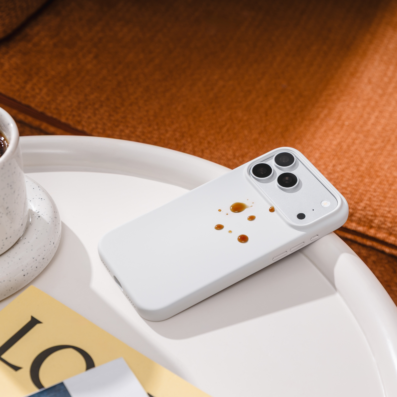 op lung switcheasy touch m silicone for iphone 18 pro content 2