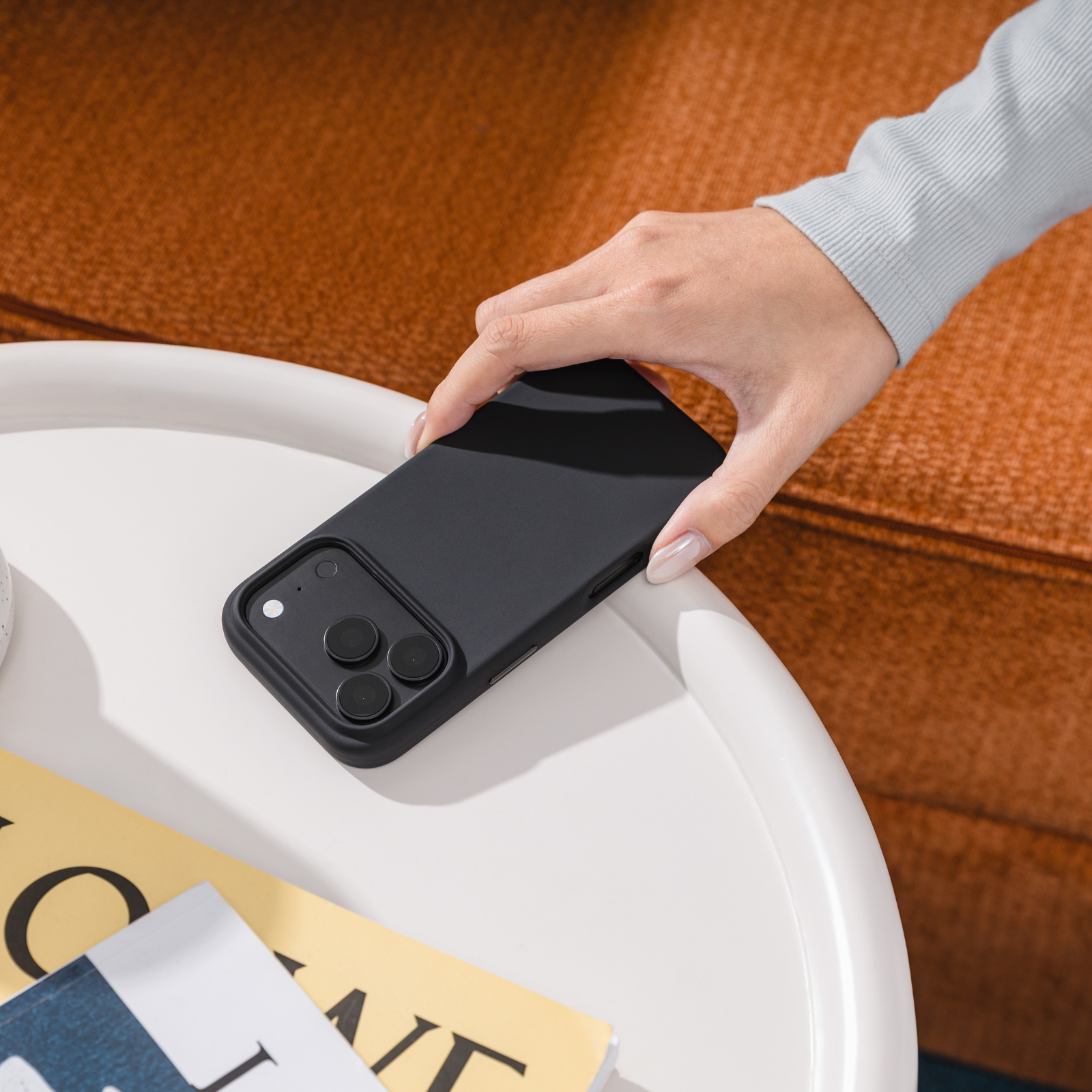 op lung switcheasy touch m silicone for iphone 18 pro content 3